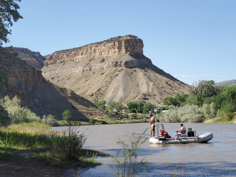 Tyler Walton and Darek Elverud with Grand Junction FWCO electrofishing below price stubb diversion.jpg